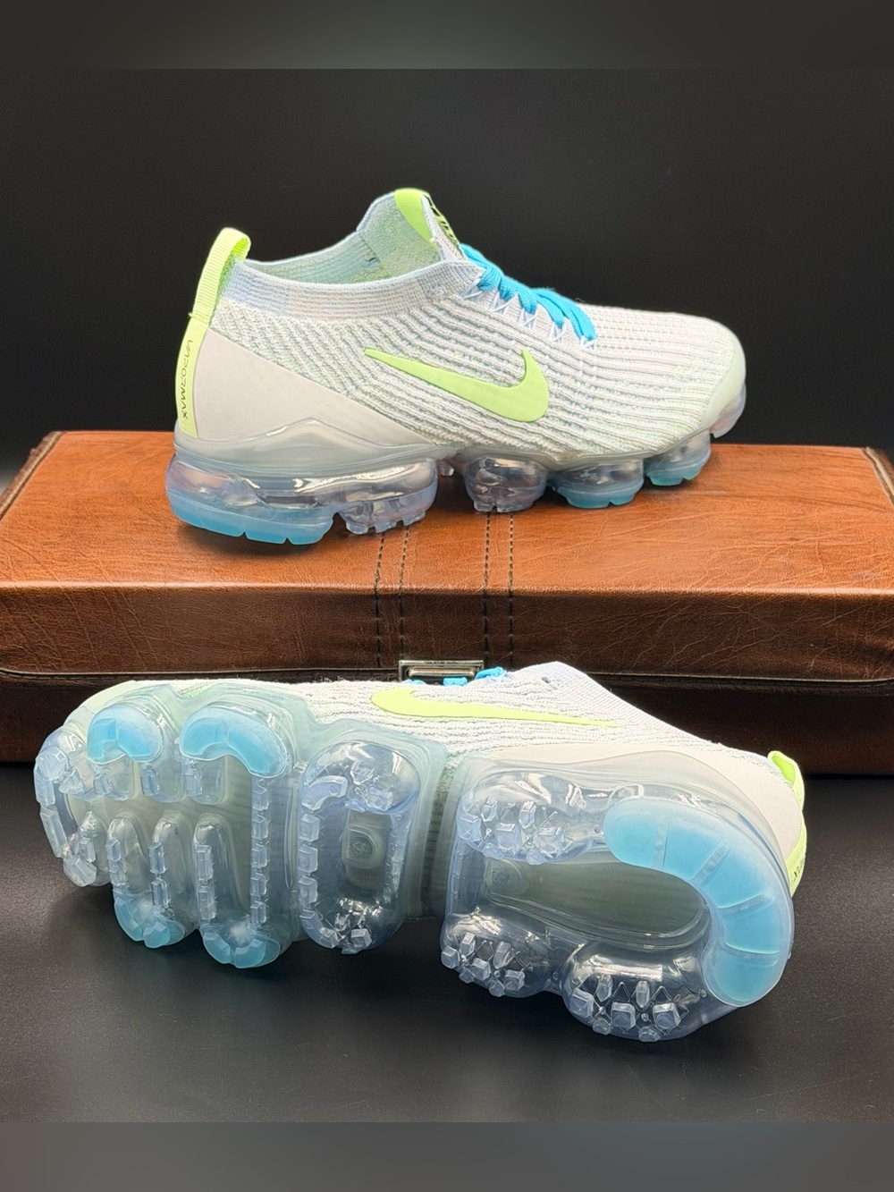 Nike Wmns Air VaporMax 3 'Pure Platinum Baltic Blue' - Picture 4 of 14